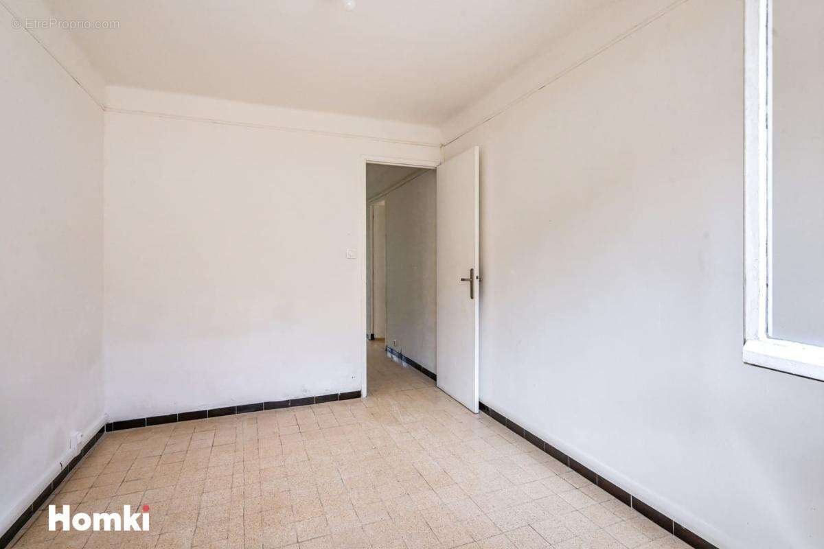 Appartement à MARSEILLE-5E