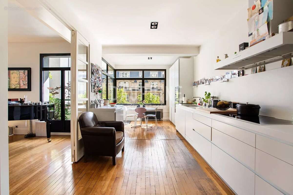 Appartement à PARIS-7E