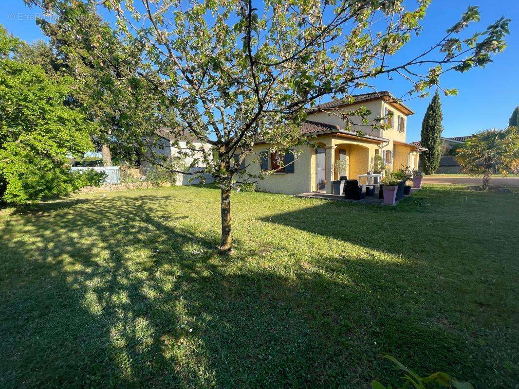 Maison à SAINT-ROMAIN-DE-JALIONAS