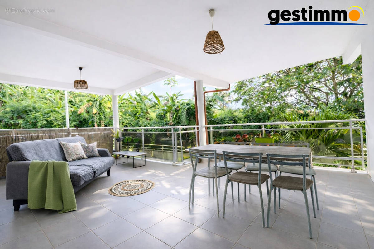 Terasse - Appartement à REMIRE-MONTJOLY