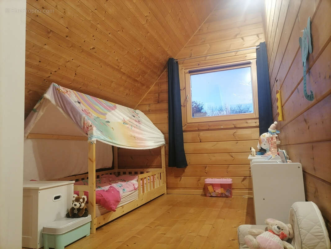 Maison à CAOUENNEC-LANVEZEAC