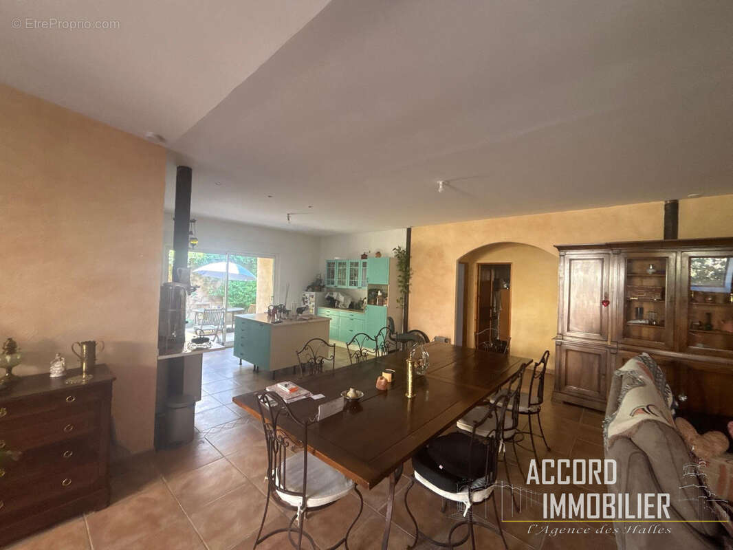 Montady !! Maison de 248m2 composée de 2 appartements avec extérieurs - photo 15