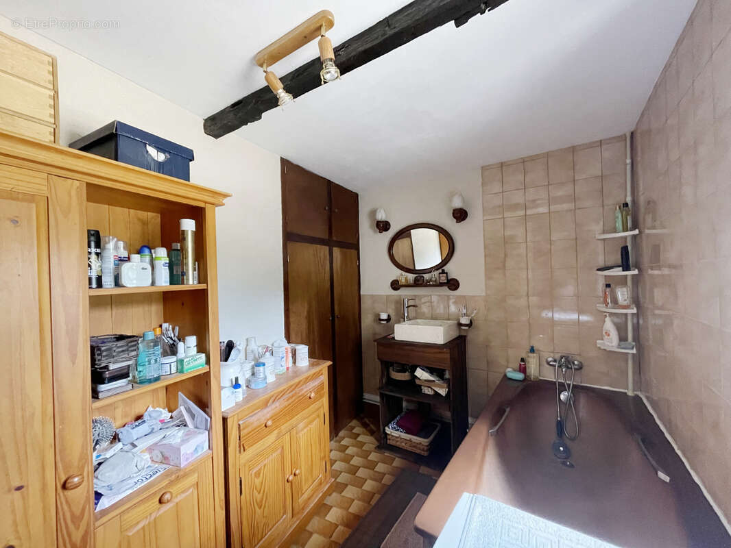 Maison à LA NEUVILLE-GARNIER