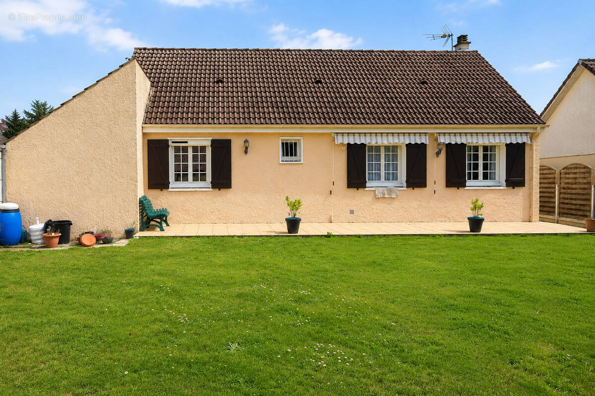 Maison à BROU