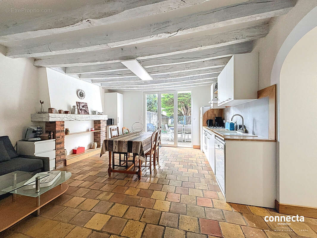 Maison à POCE-SUR-CISSE