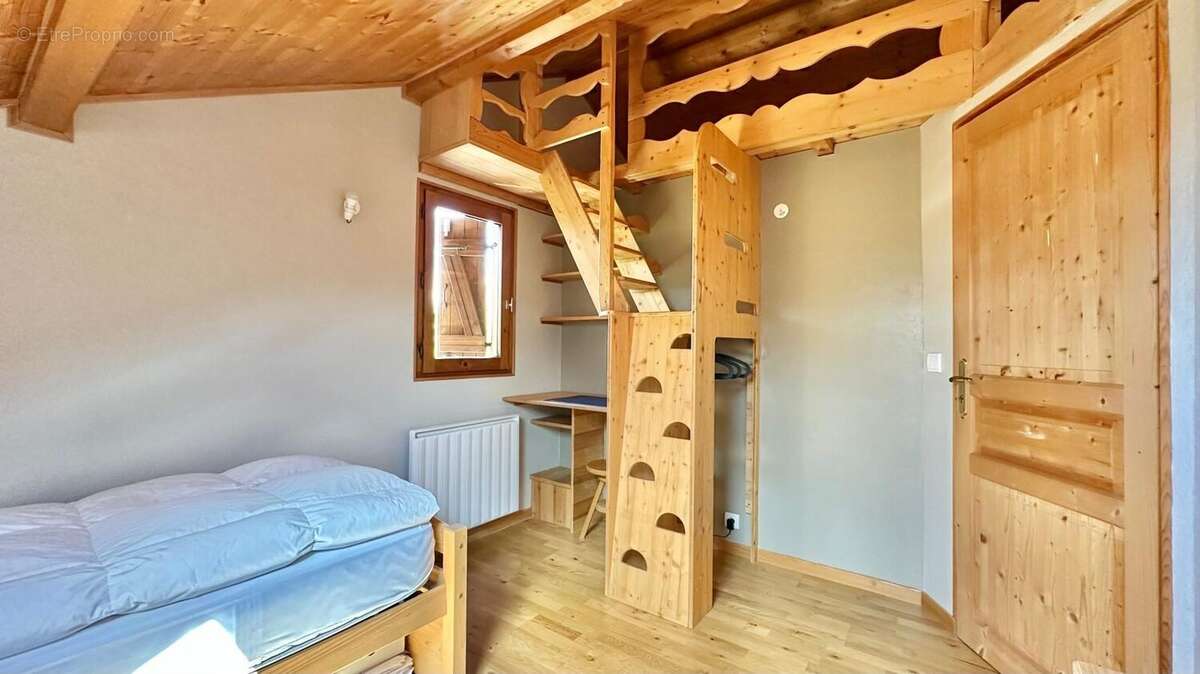 Maison à LA ROCHE-SUR-FORON