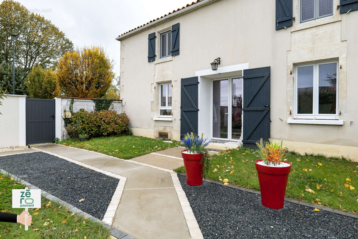 Maison à MOUZEUIL-SAINT-MARTIN