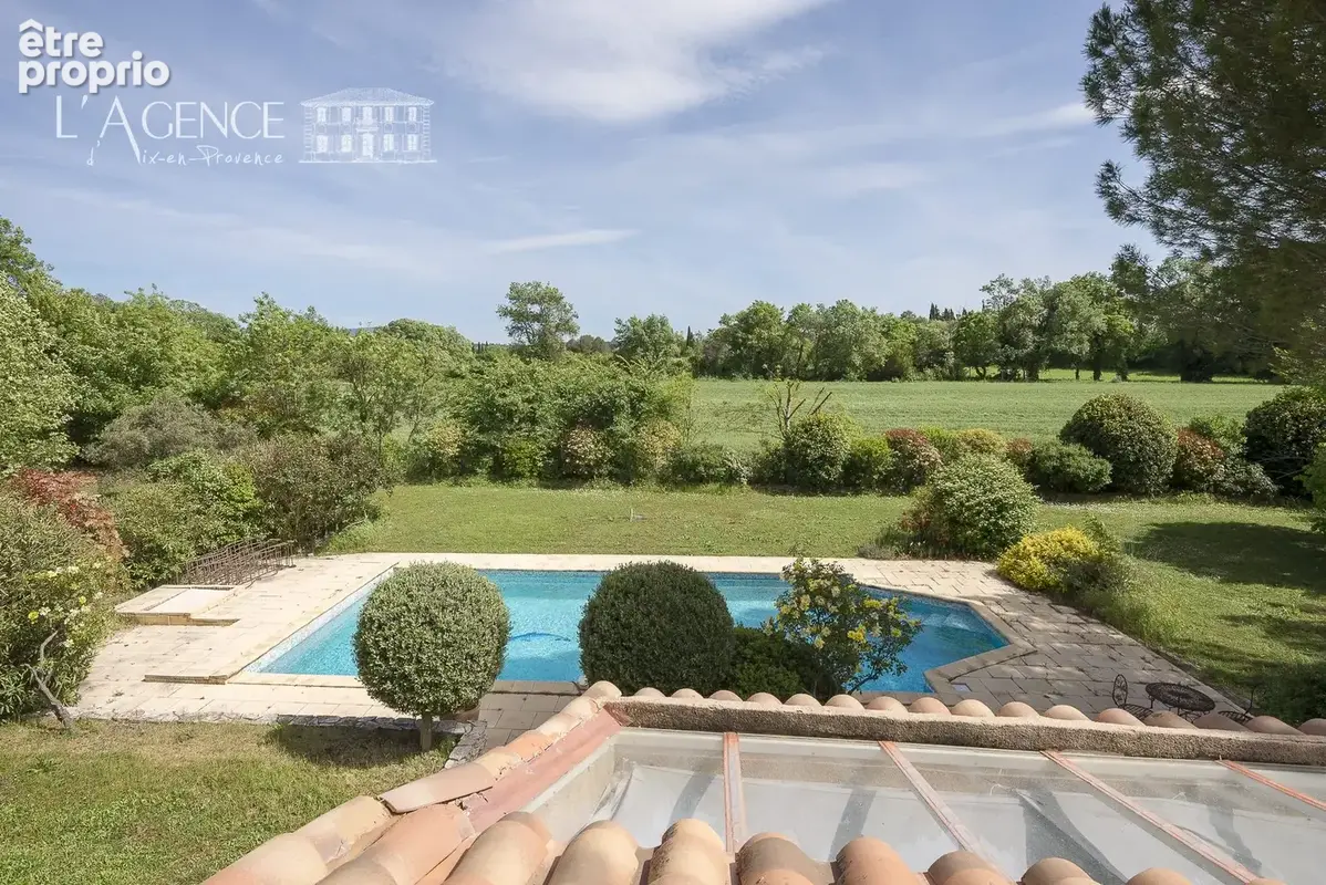 Maison 200 m² à Aix-En-Provence  - photo 2