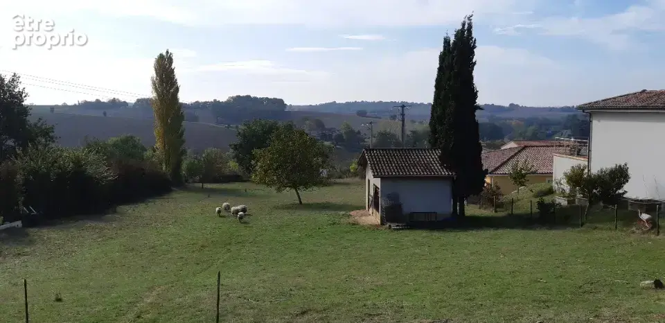 Terrain à MONTASTRUC-LA-CONSEILLERE