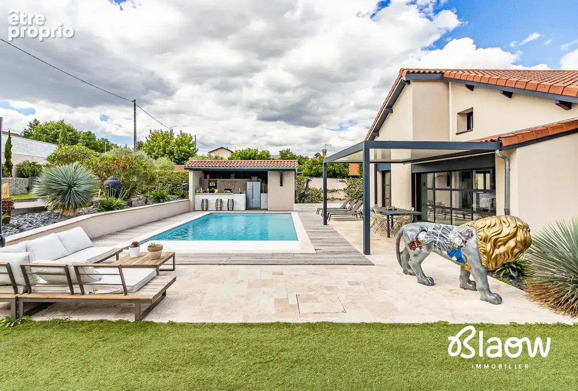 Photo Maison à Chuzelles au prix de 860 000€