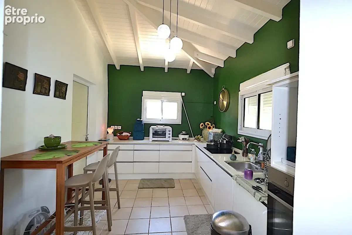 Villa de plain-pied T4   Prestations de qualité, grands volumes et cadre verdoyant - photo 8