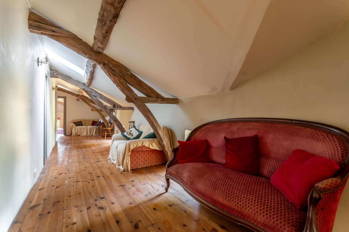 Maison de campagne avec piscine et grange - photo 32