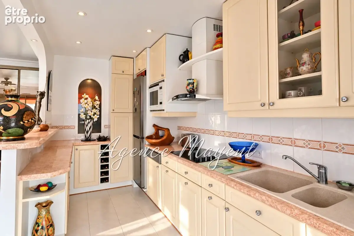 Appartement 3 pièces 66 m² à vendre à Cannes (06400) - photo 3