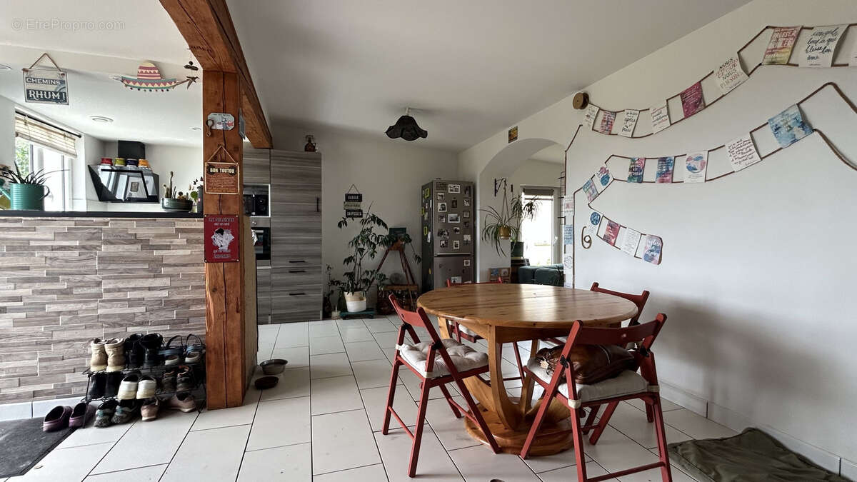 Maison à SERMENTIZON