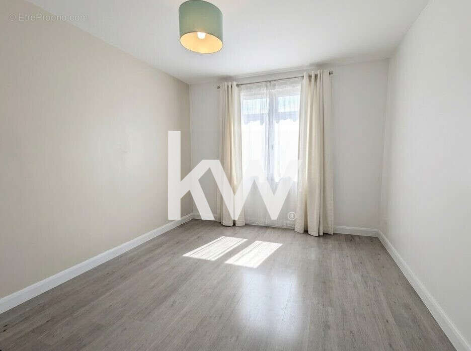 Appartement 83 m² à Saint-Etienne  - photo 8