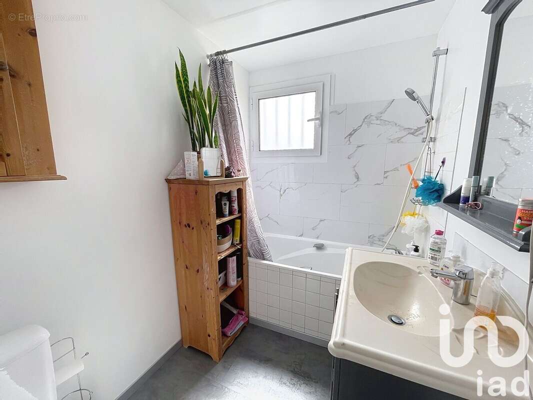 Photo 6 - Maison à BU