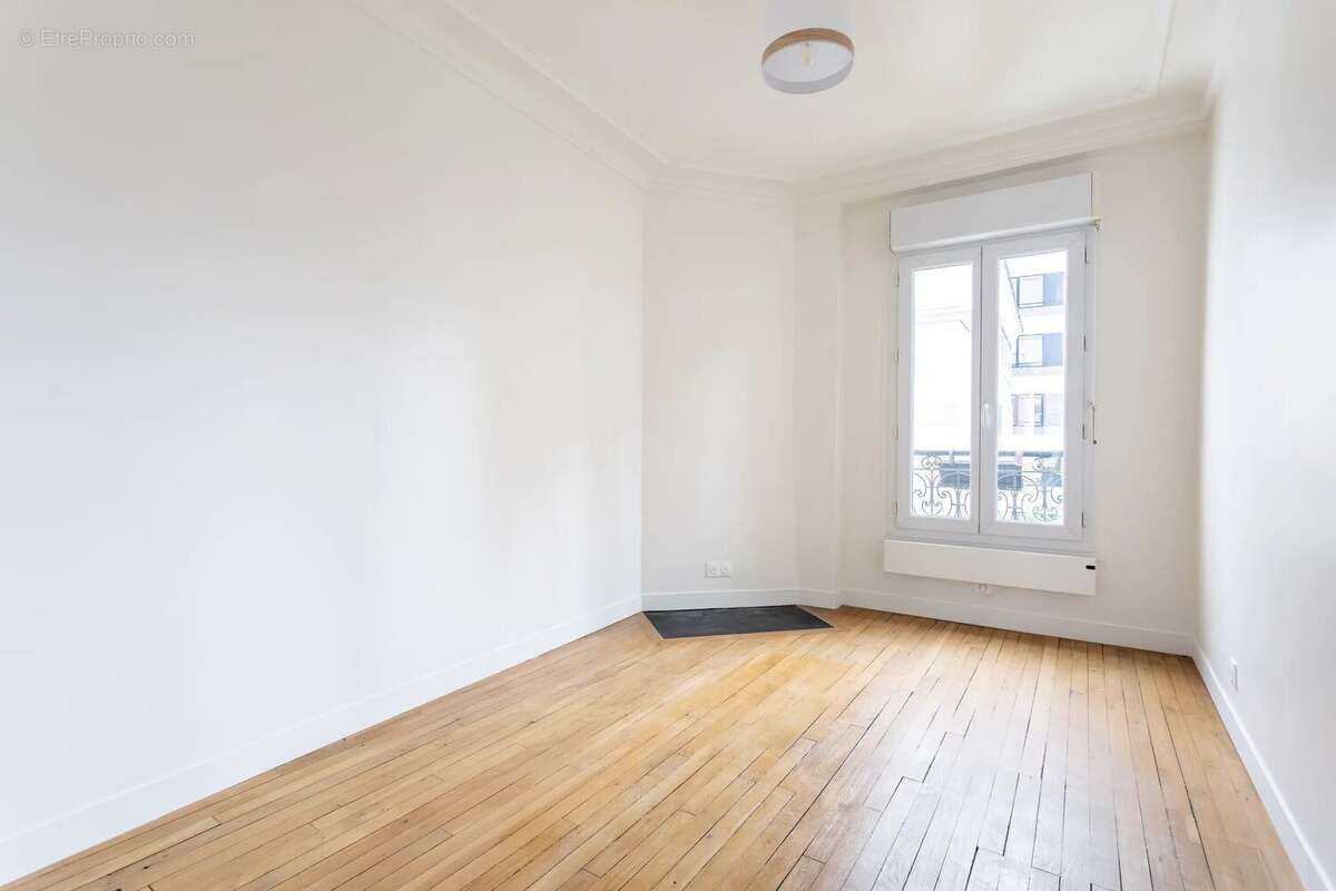 Appartement à LEVALLOIS-PERRET