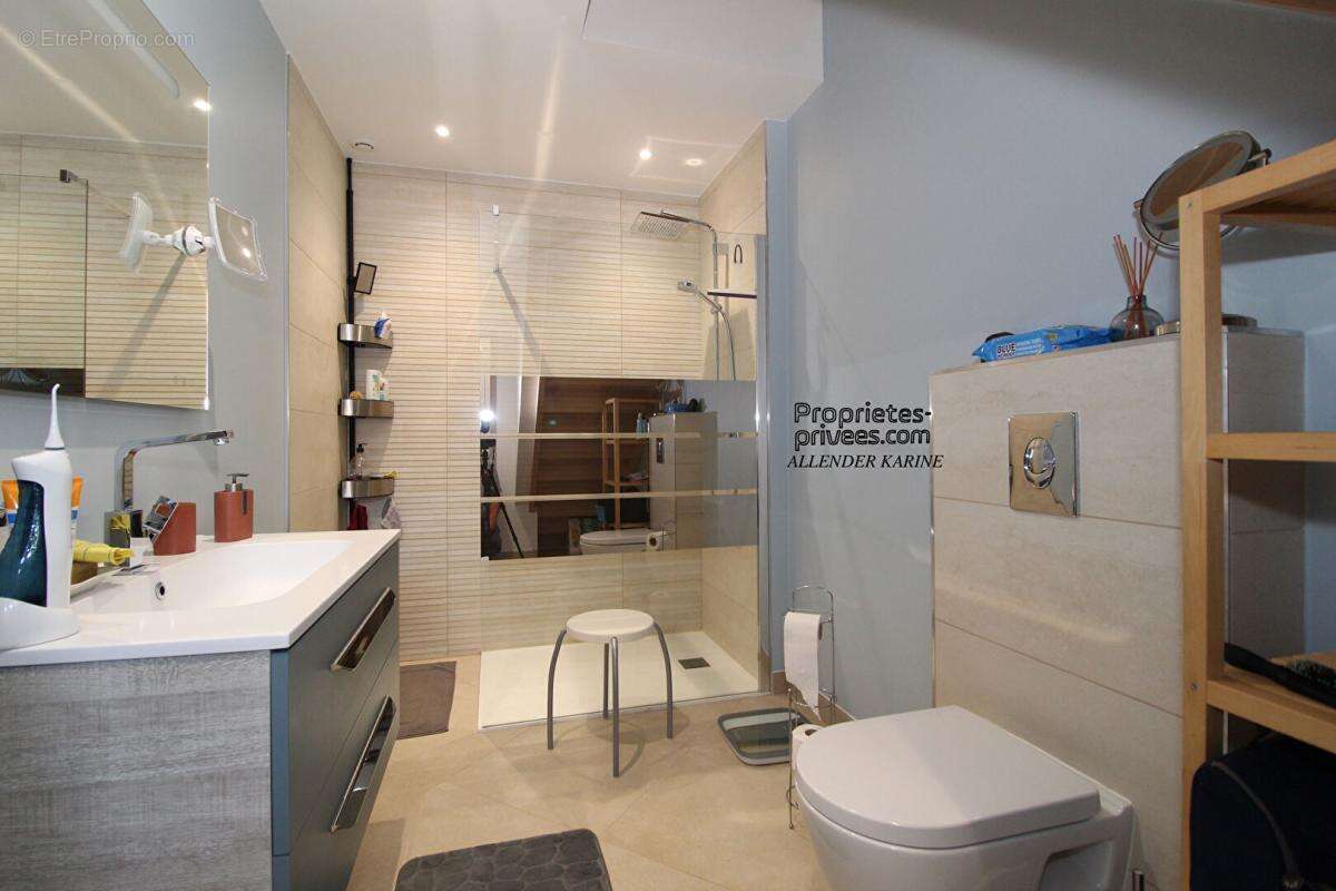 Maison à VILLENEUVE-L&#039;ARCHEVEQUE