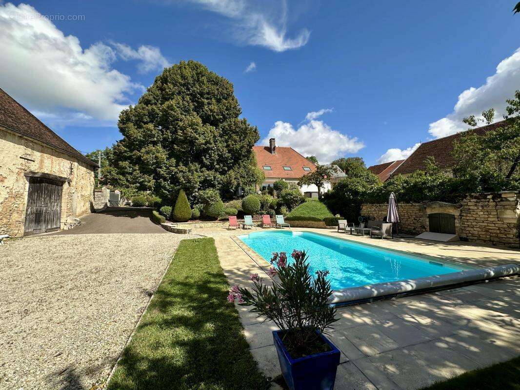 Maison à VENDEUVRE-SUR-BARSE