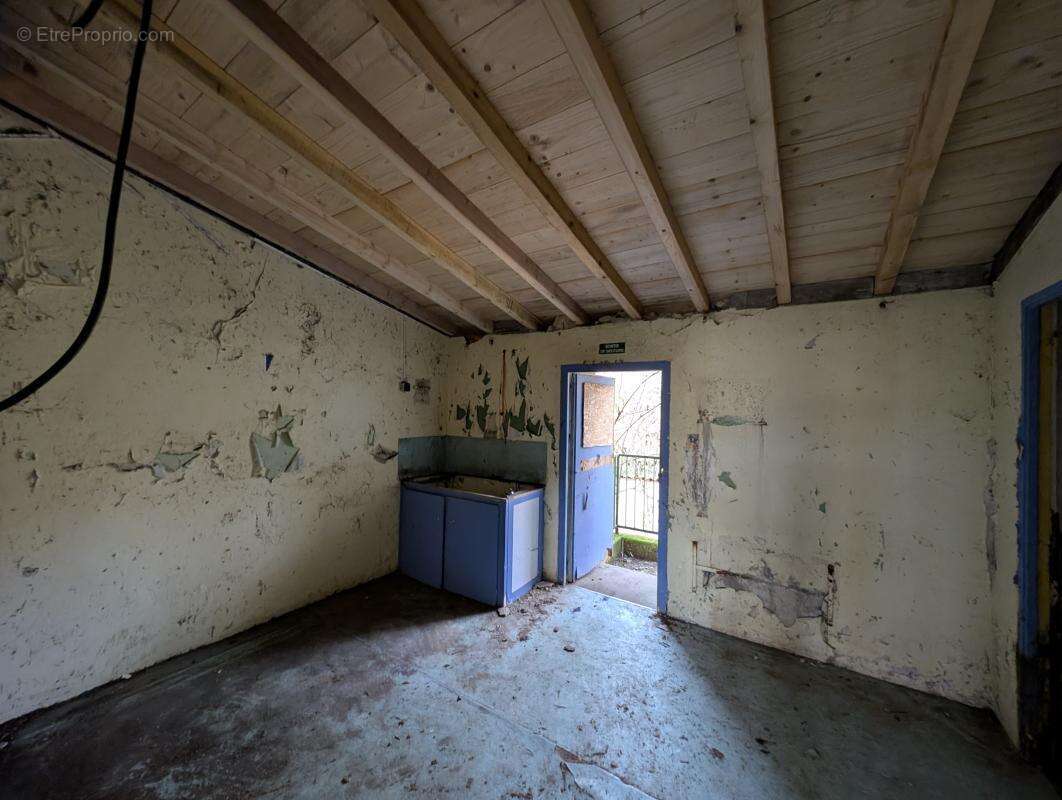SALLEBOEUF 2 maisons en pierre à rénover sur 800m²  210 000 € - photo 6
