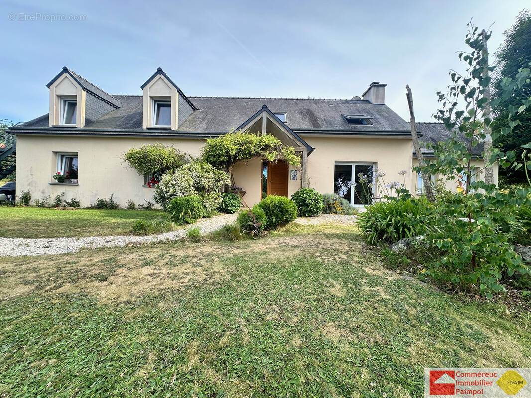 Maison à PLOURIVO