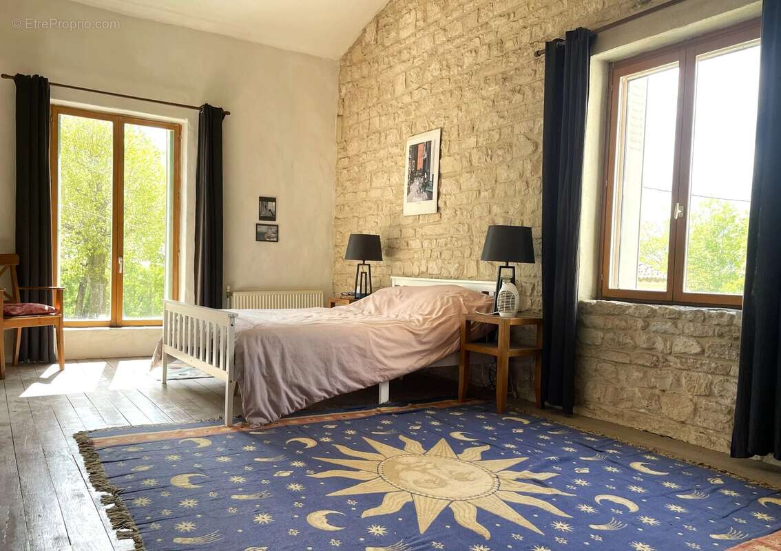 Maison à FONTAINE-CHALENDRAY