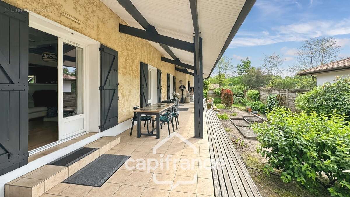 CASTETS 40  – Maison rénovée de 123 m² avec T1 indépendant, sous-sol aménageable de 100 m² et jardin paysagé - photo 2