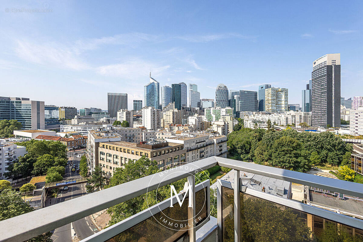 Appartement à COURBEVOIE