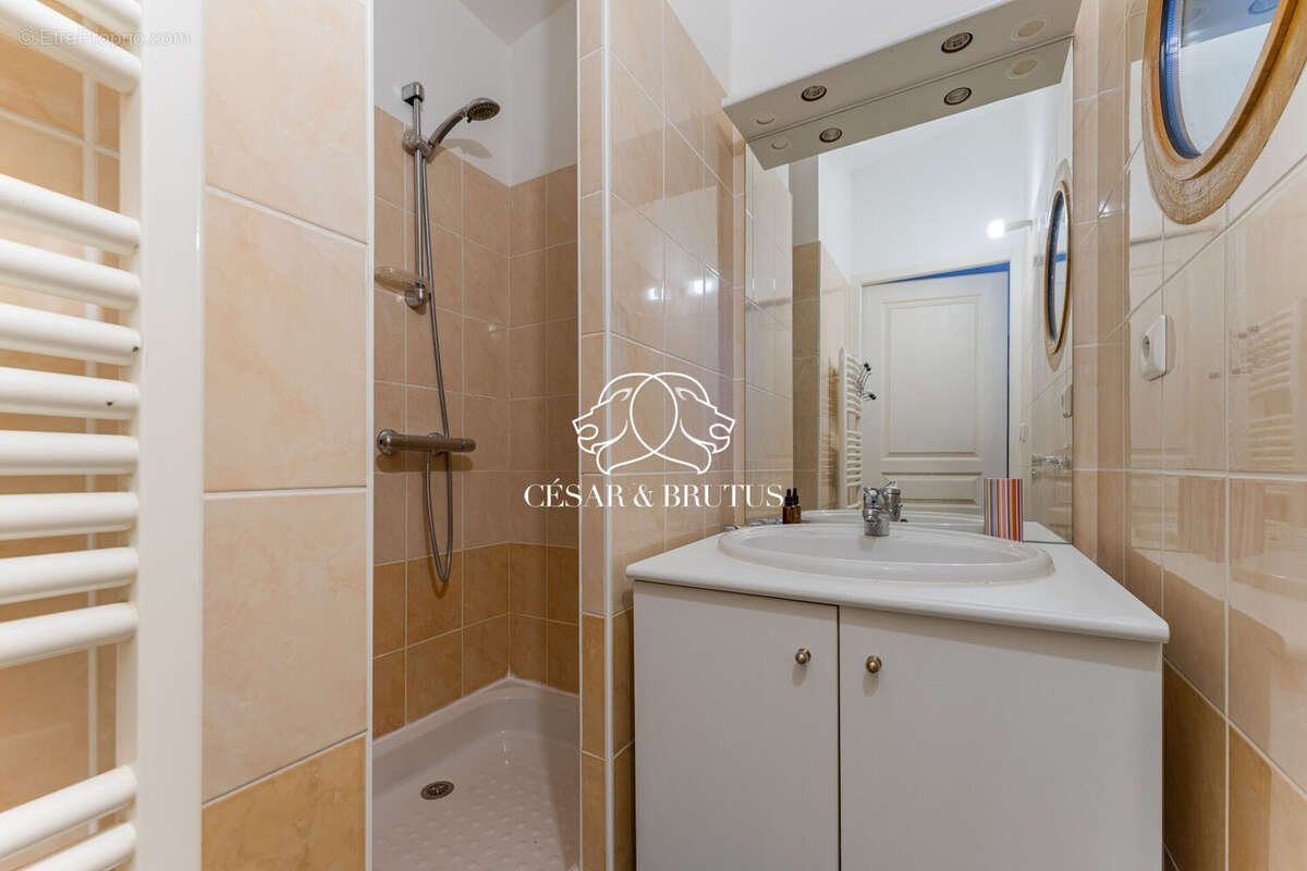 Appartement à SAINT-GENIS-LAVAL