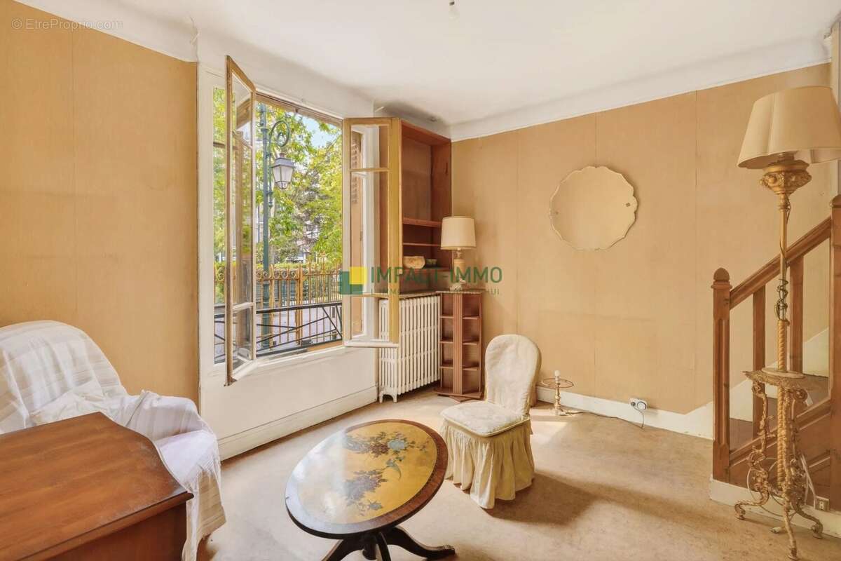 Maison à LA GARENNE-COLOMBES