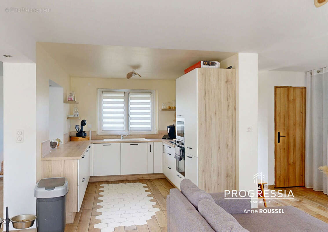SAINT-SAUVEUR-D'EMALLEVILLE- Pavillon traditionnel avec sous-sol complet. - photo 3