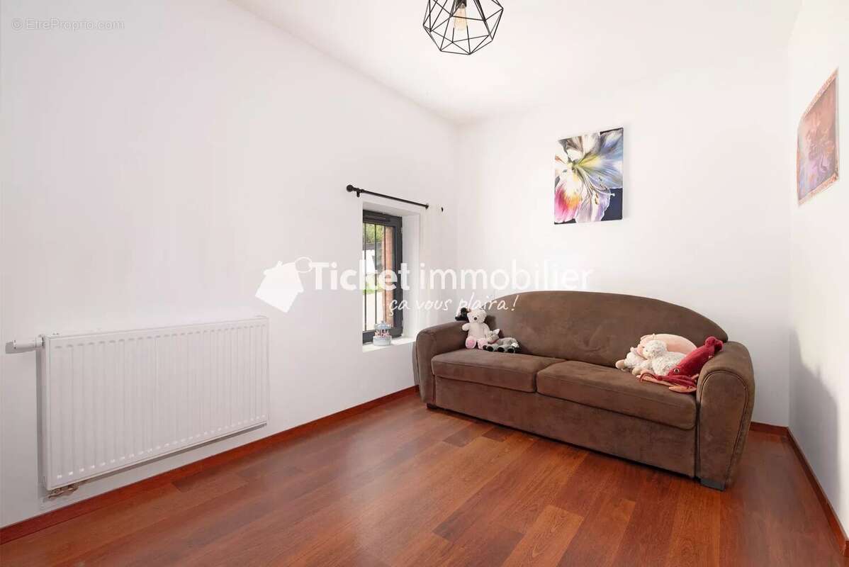 Maison à MONTAIGUT-SUR-SAVE