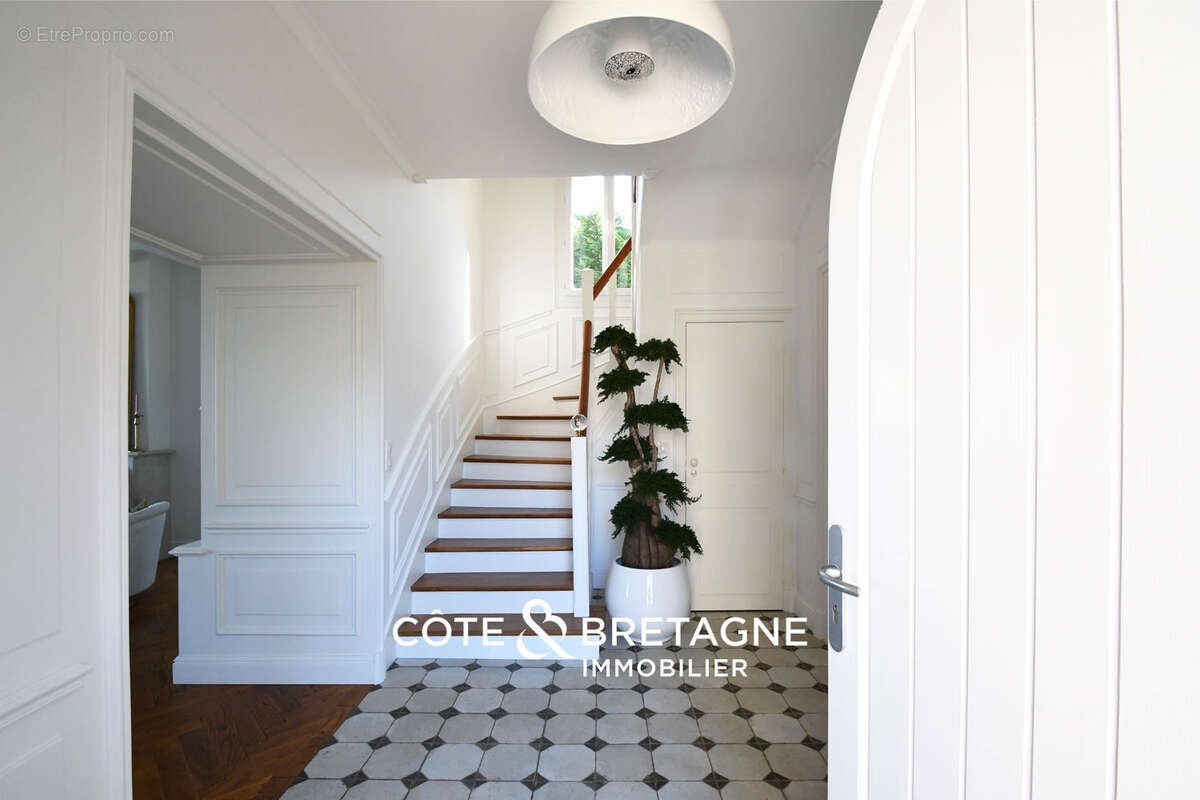 Acheter dans station balneaire propriete vue mer entierement renovee  réf : 2024107 - photo 16