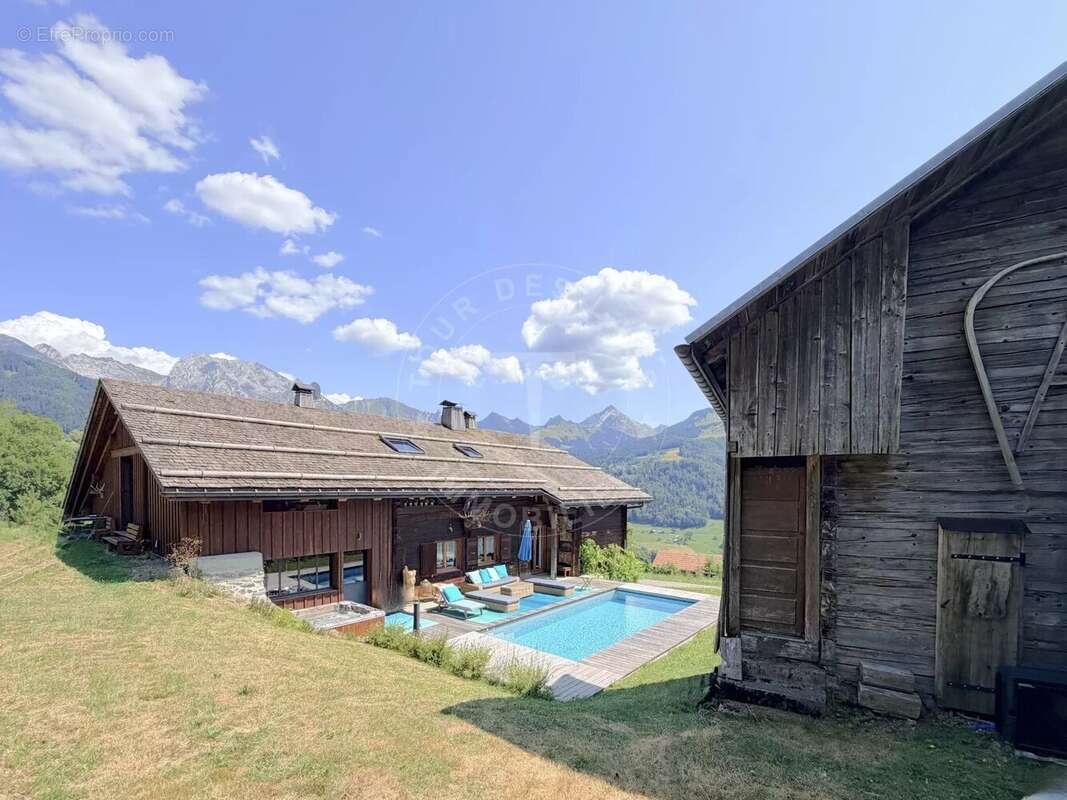 Ferme manigodine d’exception de 1800 – 380 m² habitables – terrain de 3 000 m² – vue panoramique - photo 9