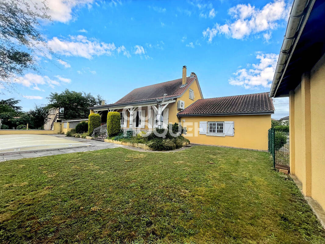 Maison à SAINT-BONNET-DE-MURE