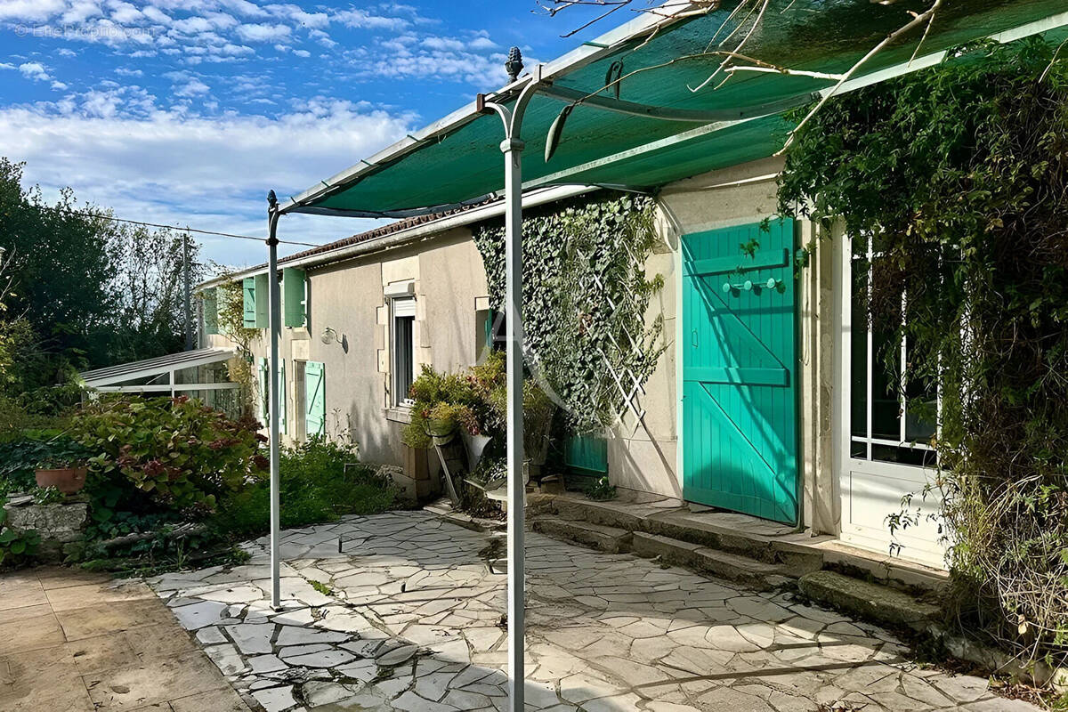 Maison à CHAILLE-LES-MARAIS