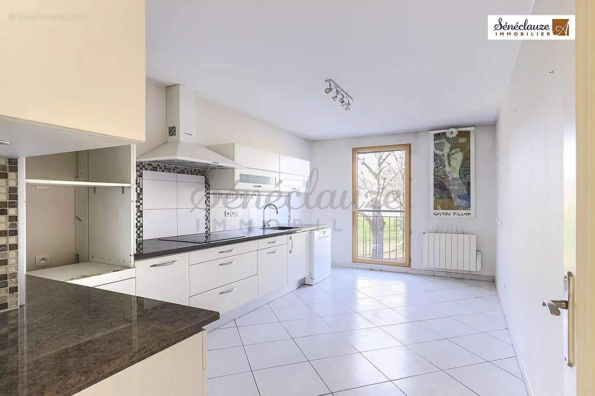 Appartement à SAINT-GENIS-LAVAL