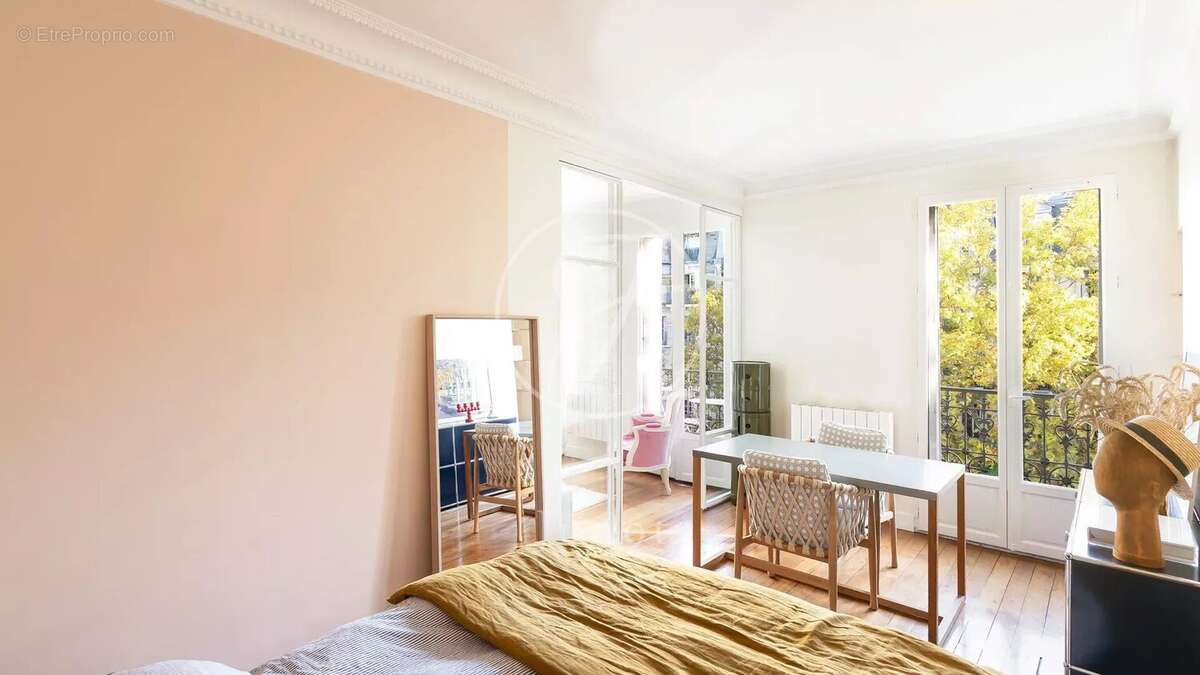 Appartement à PARIS-18E