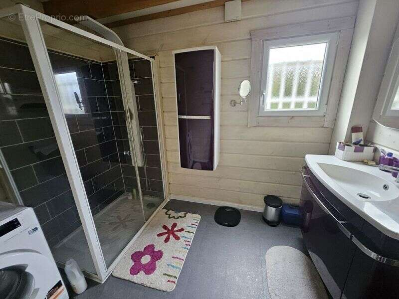 Maison à MONTROND-LES-BAINS