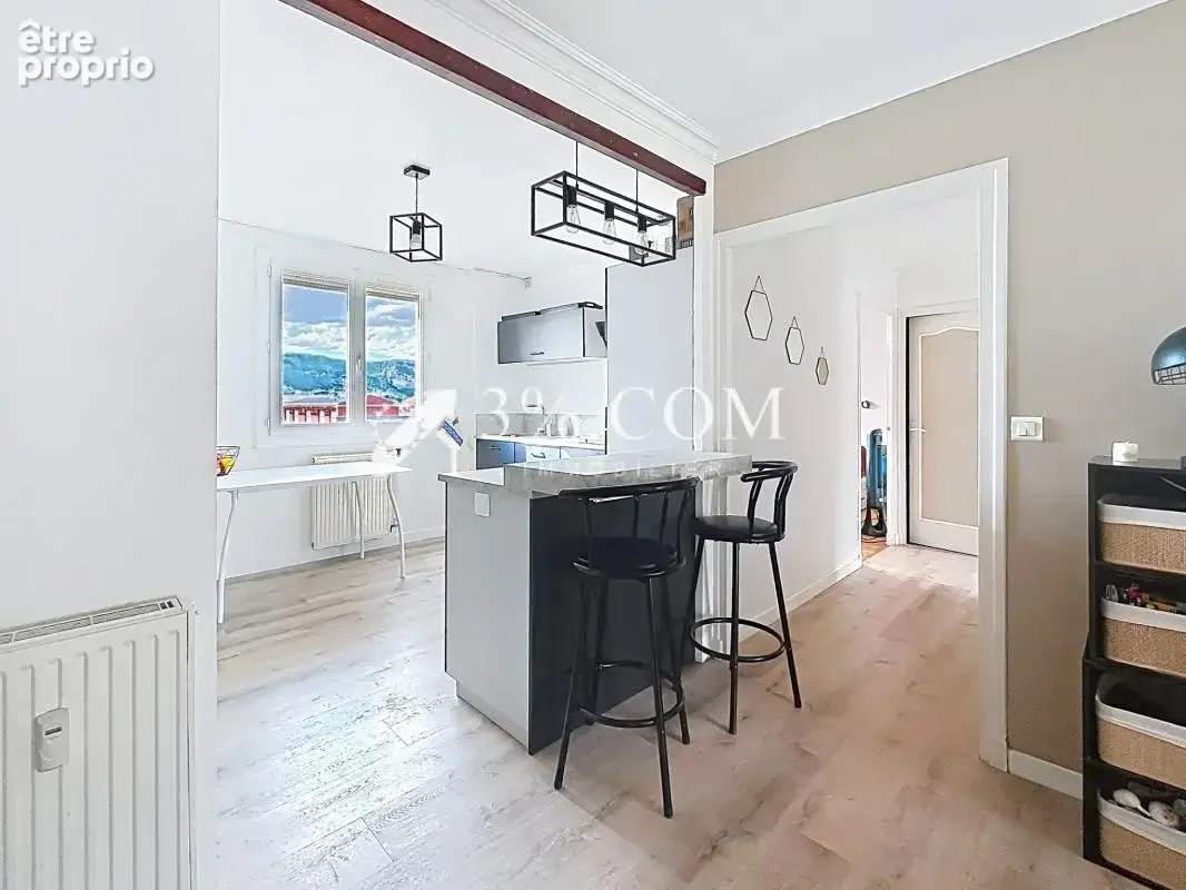 Appartement T3 vue Crussol: 74 m2 habitables avec balcon et - photo 5
