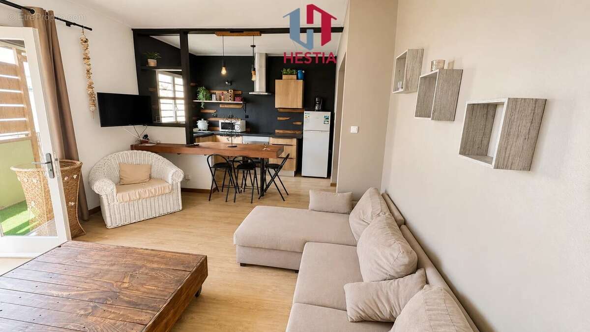 Appartement T3  centre ville St Denis 48 m² - photo 2