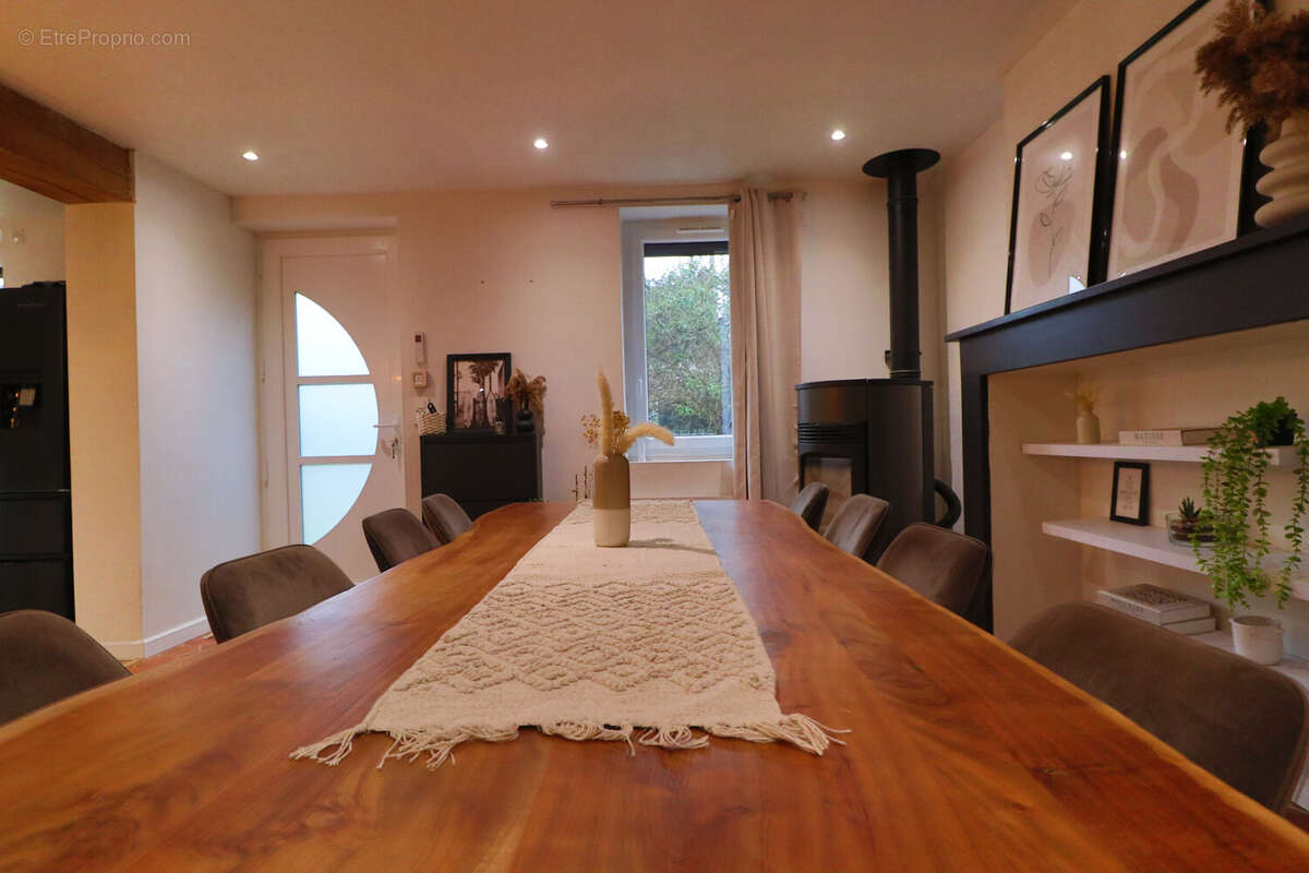 Maison à POUILLY-SUR-SAONE