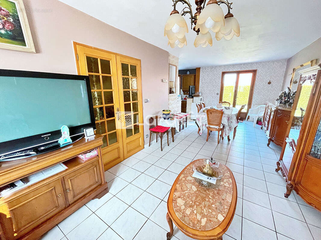 Maison à MONCHECOURT