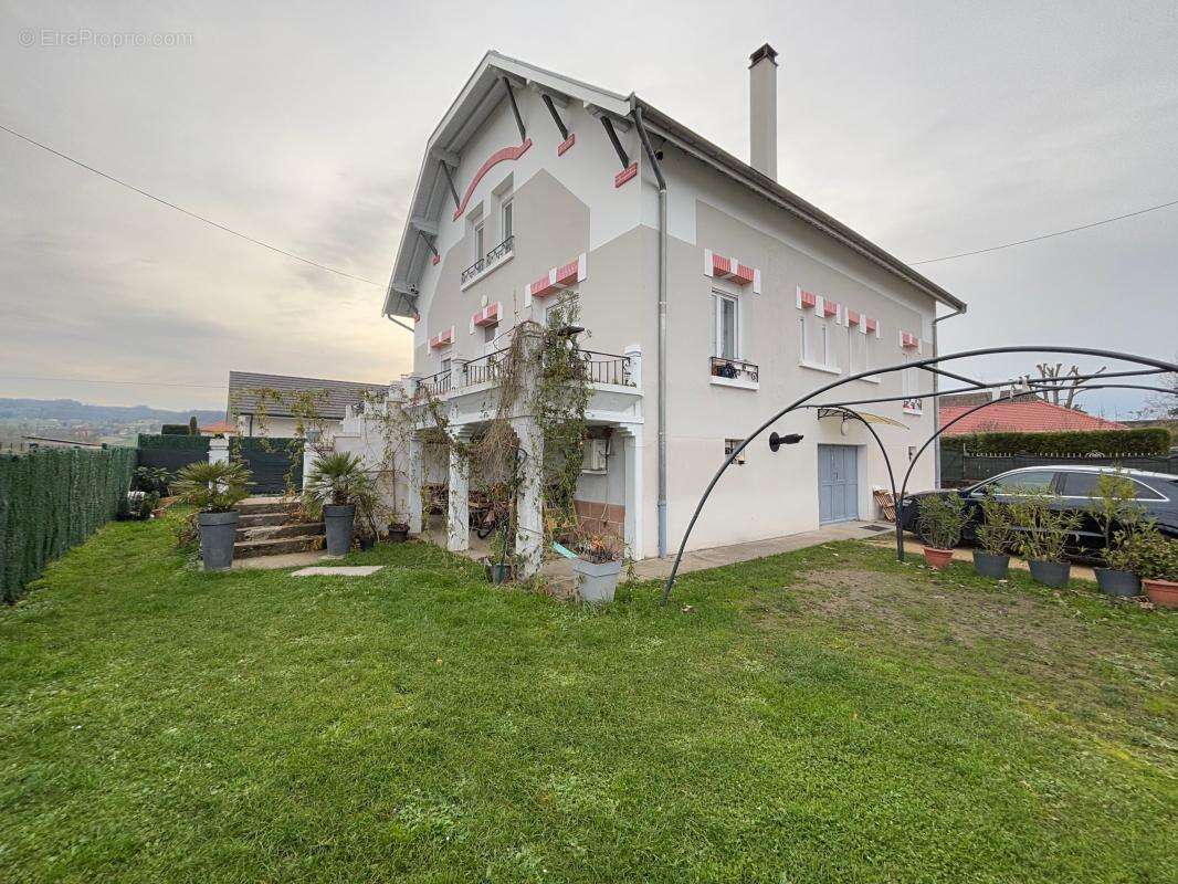 Maison à LES ABRETS