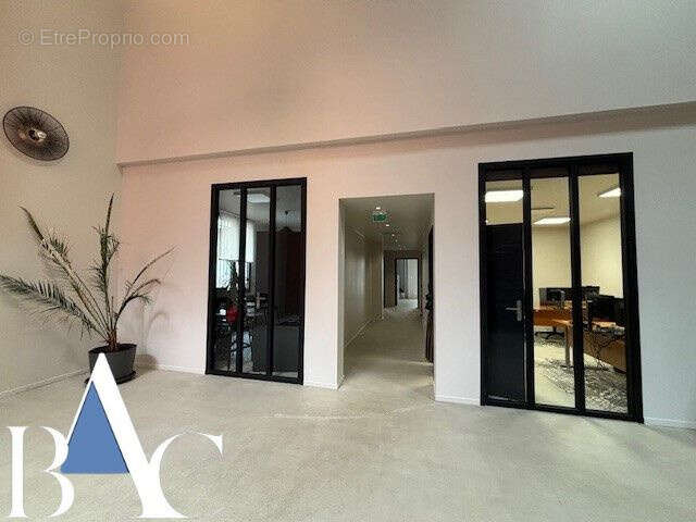 Occitanie - a carcassonne - bureaux  professionnels - prestige  + places de stationnement - photo 5