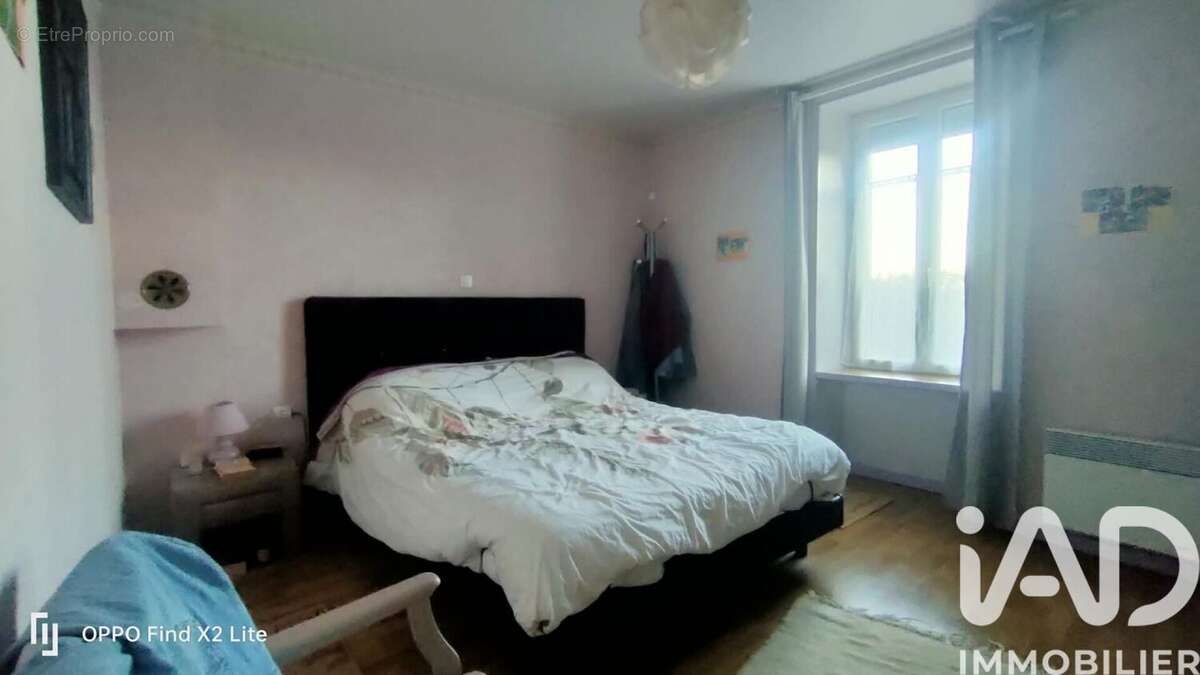 Maison 140 m² à Viersat  - photo 4