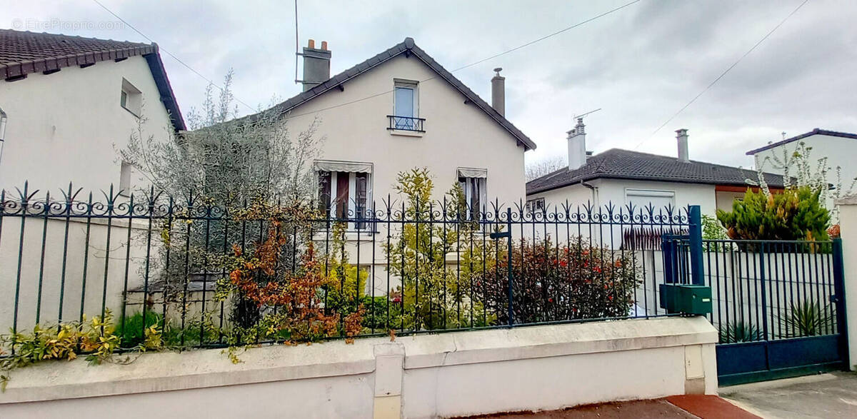 Maison à LES PAVILLONS-SOUS-BOIS