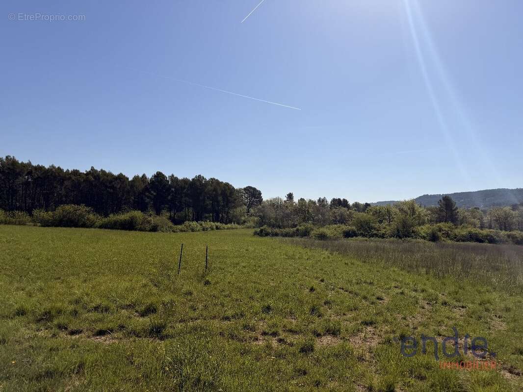 Terrain à SALERNES