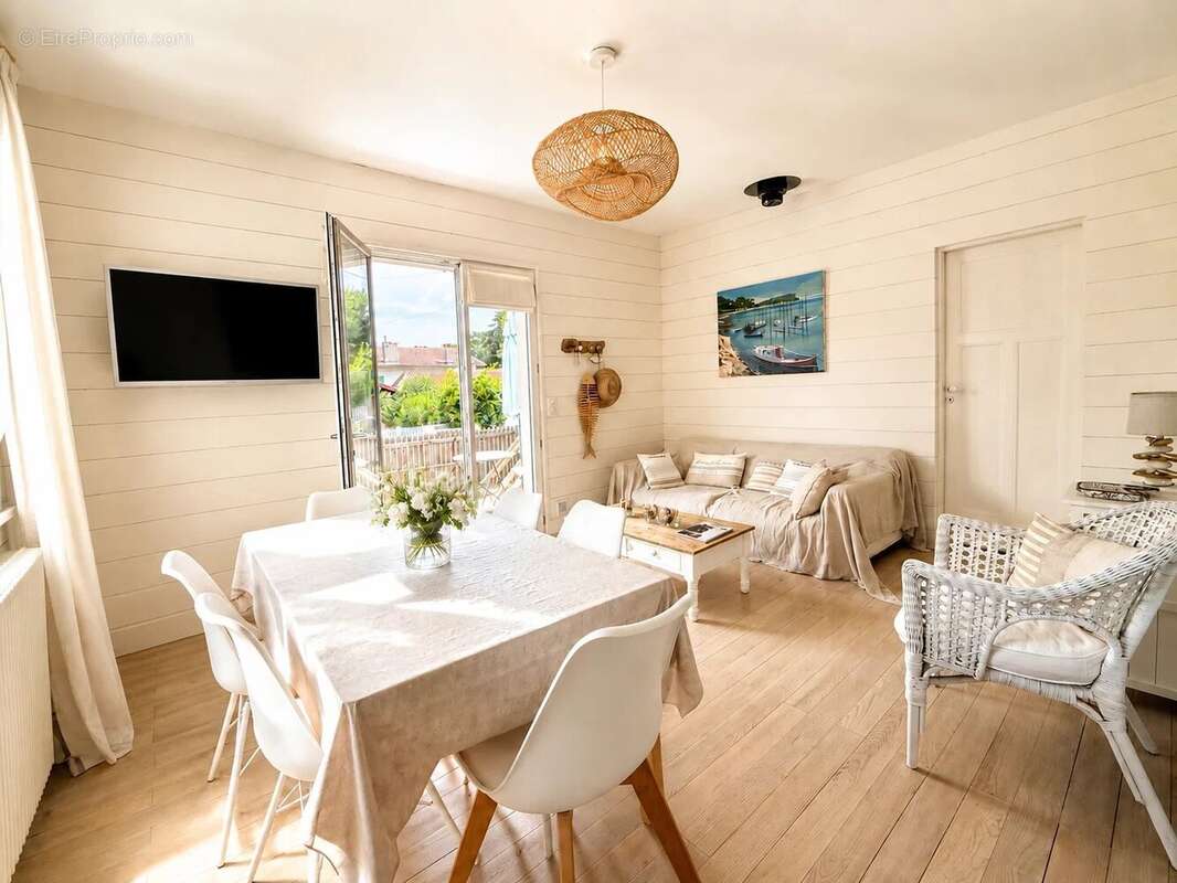 Charmante maison avec quatre chambres et un jardin intime à Arcachon, quartier des Abatilles. - photo 8
