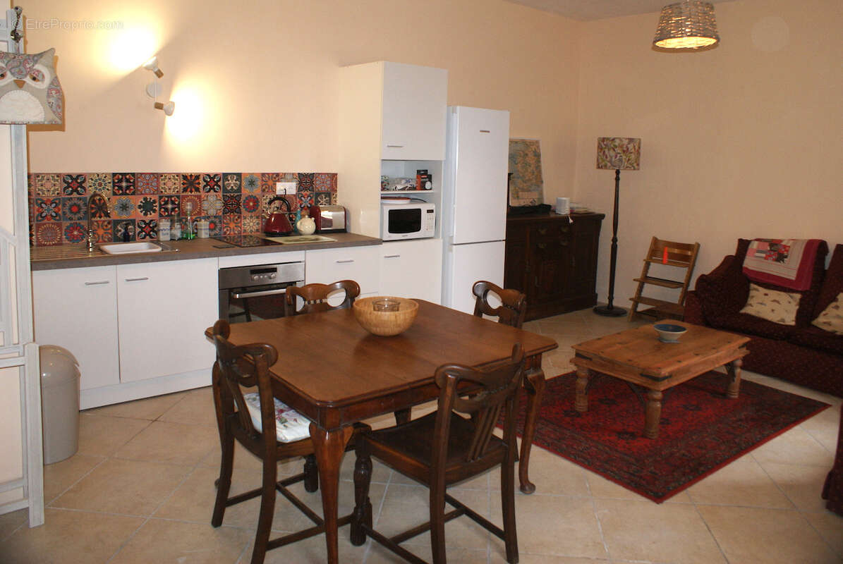 Maison à MONTLIEU-LA-GARDE